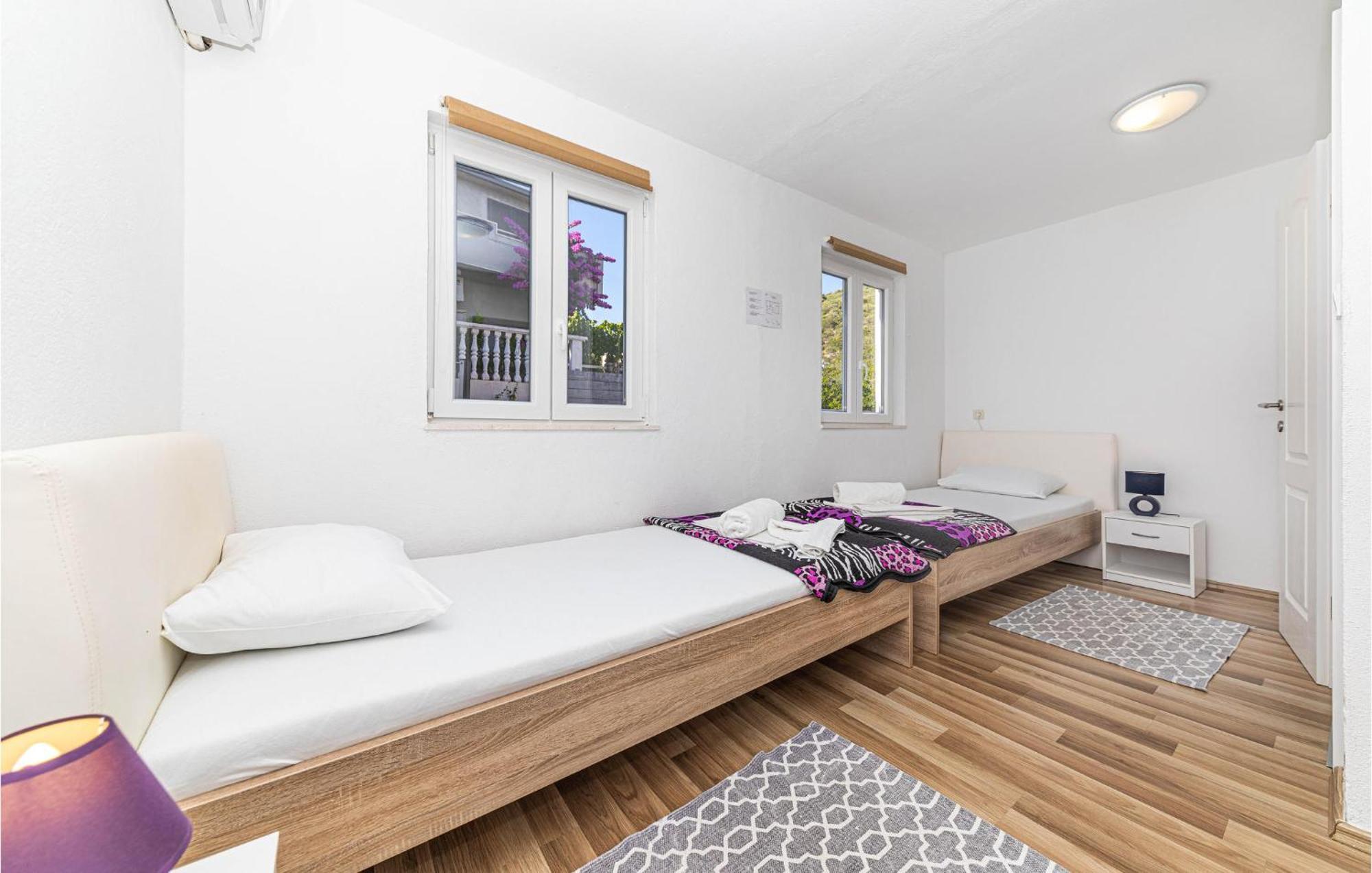 Stunning Home In Marina With Heated Swimming Pool Eksteriør billede