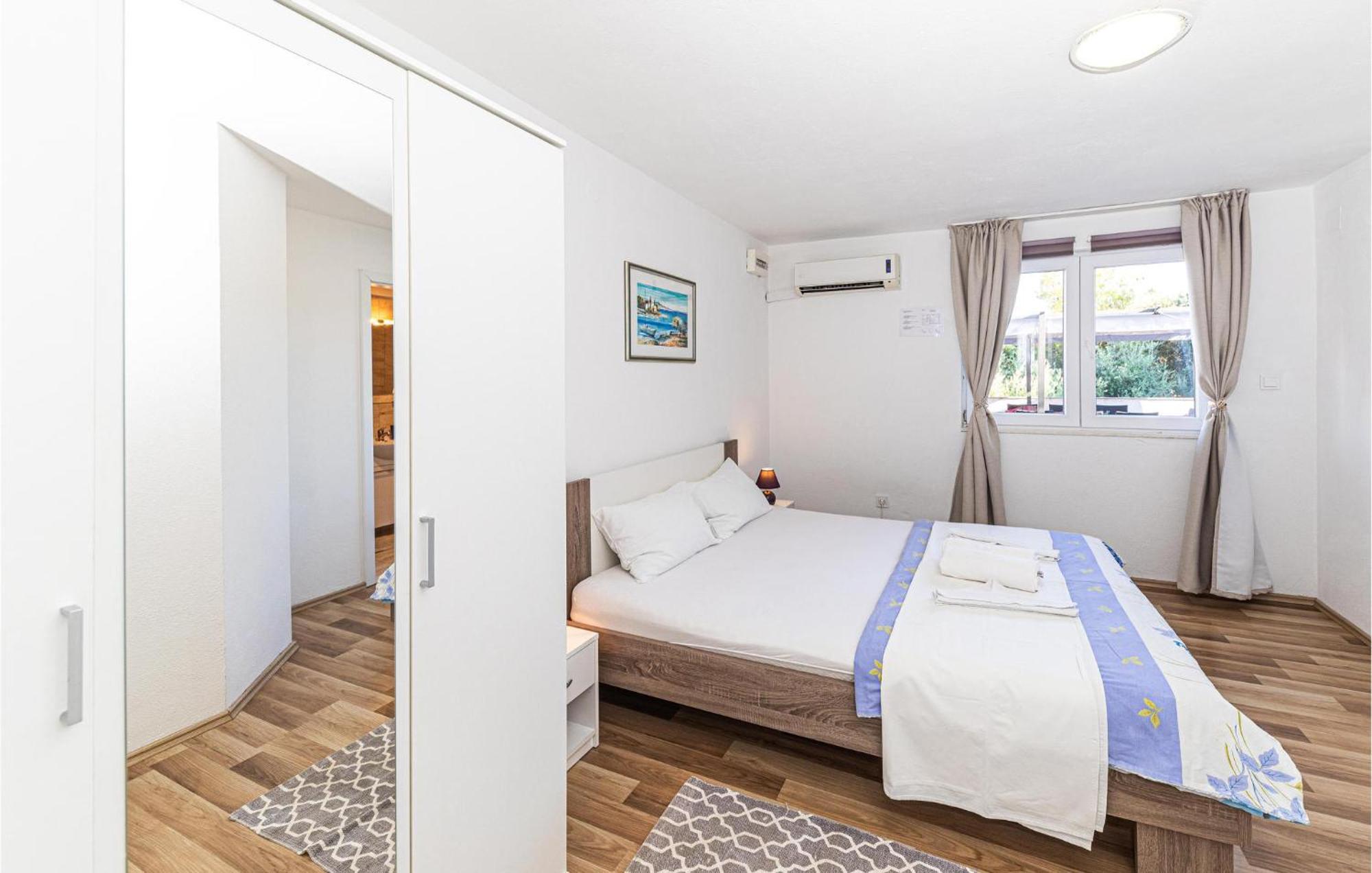 Stunning Home In Marina With Heated Swimming Pool Eksteriør billede