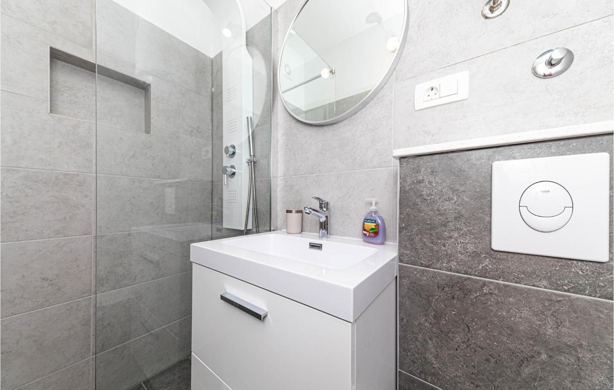 Stunning Home In Marina With Heated Swimming Pool Eksteriør billede
