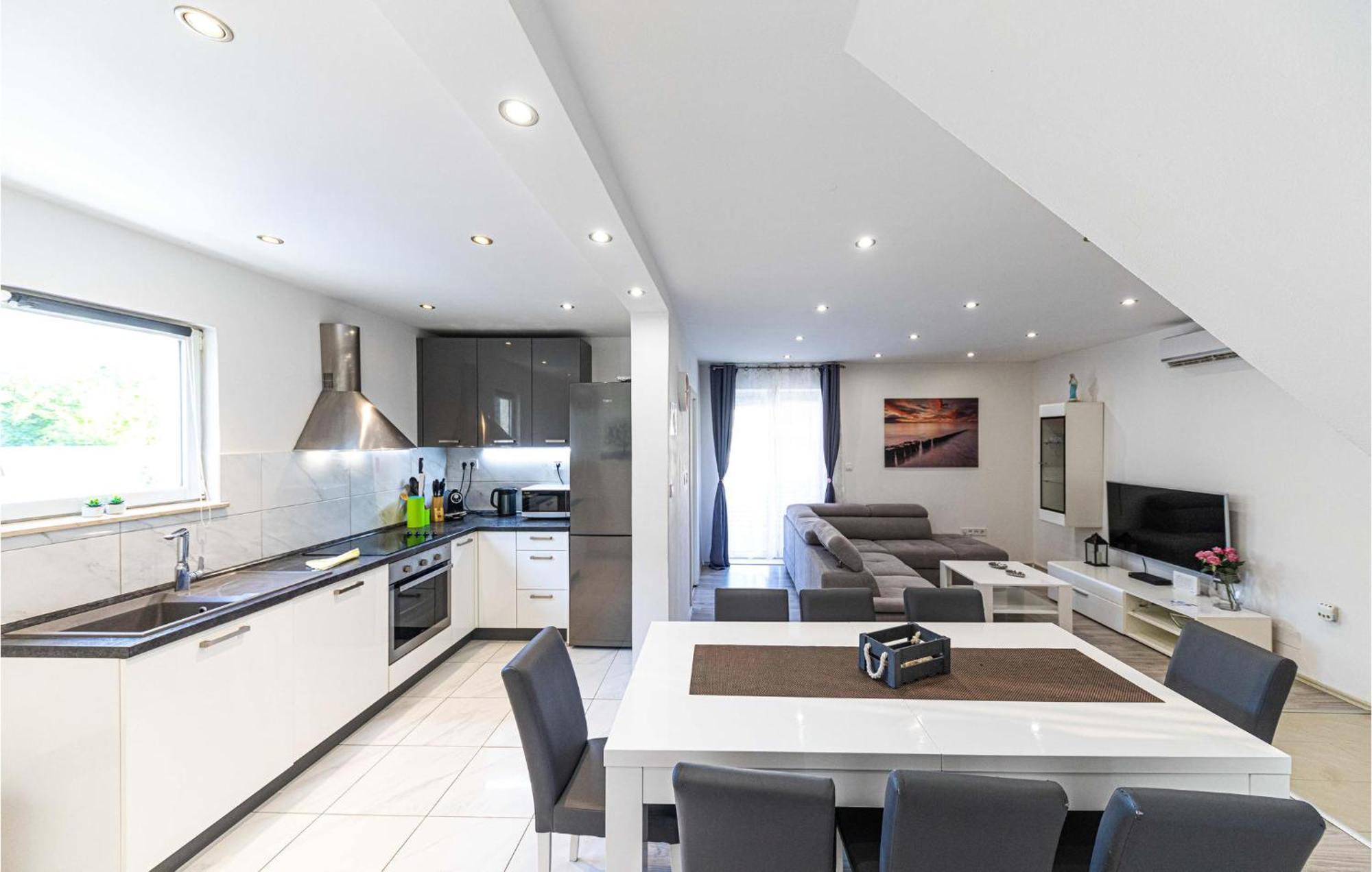 Stunning Home In Marina With Heated Swimming Pool Eksteriør billede